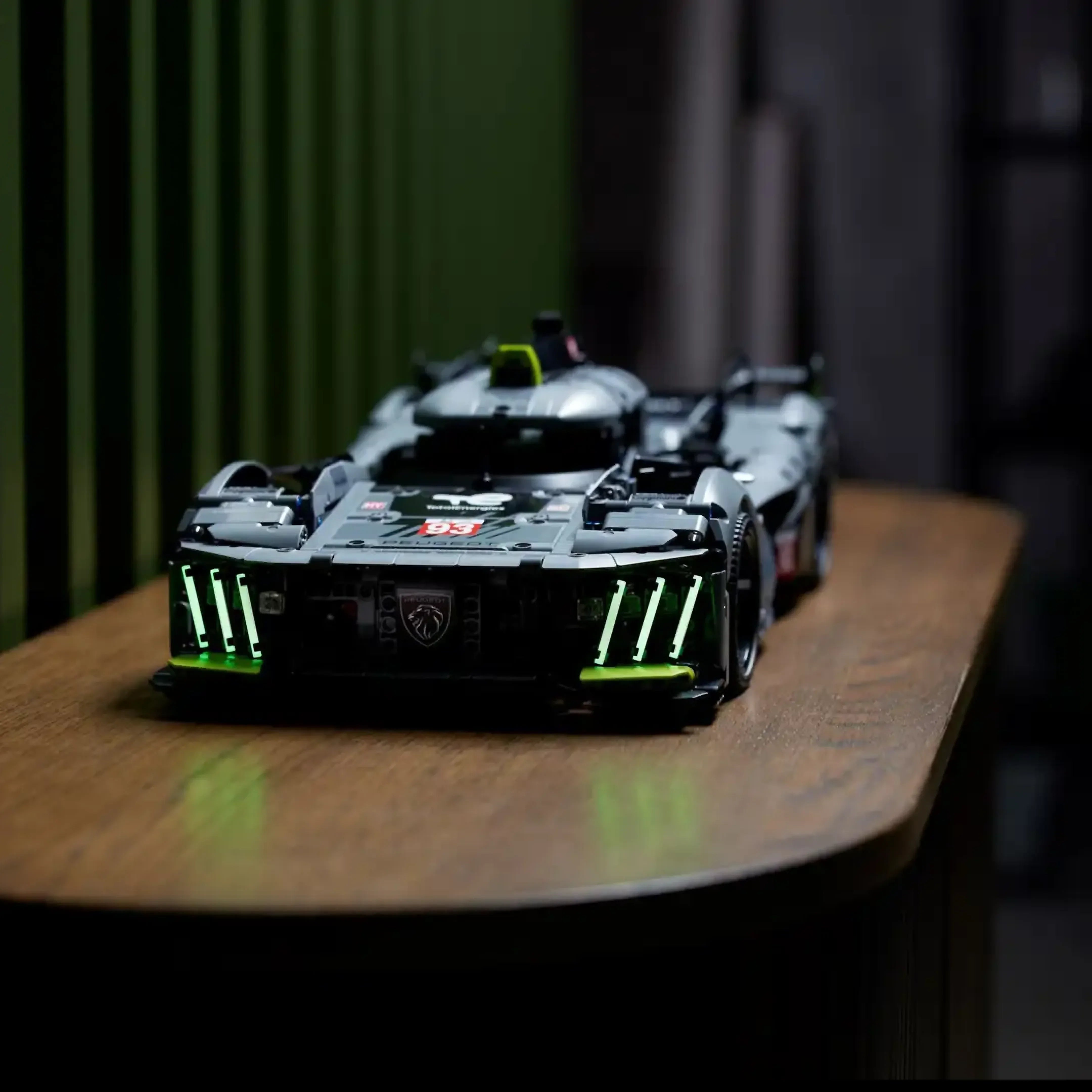 9X8 Le Mans Hybrid Hypercar (1,775 Pieces)